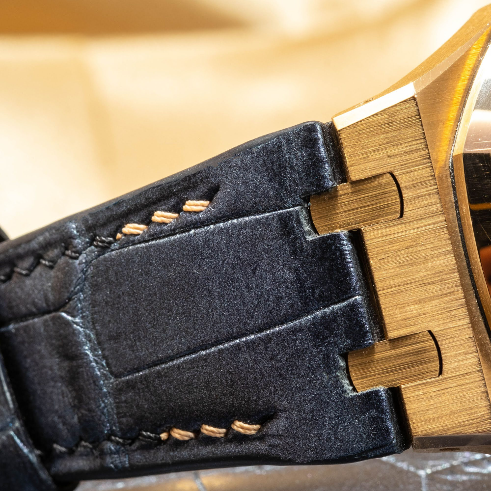 metallic-black-alligator-leather-strap-for-ap-royal-oak-41mm-lug.png
