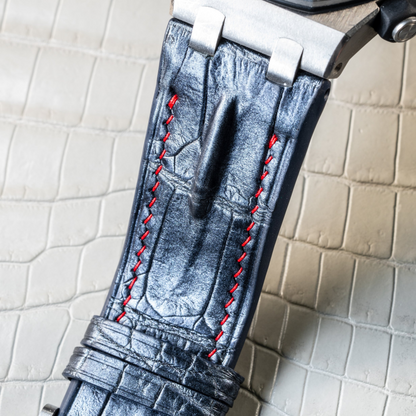 metallic-black-alligator-leather-strap-for-ap-royal-oak-shore-42mm-detail.png
