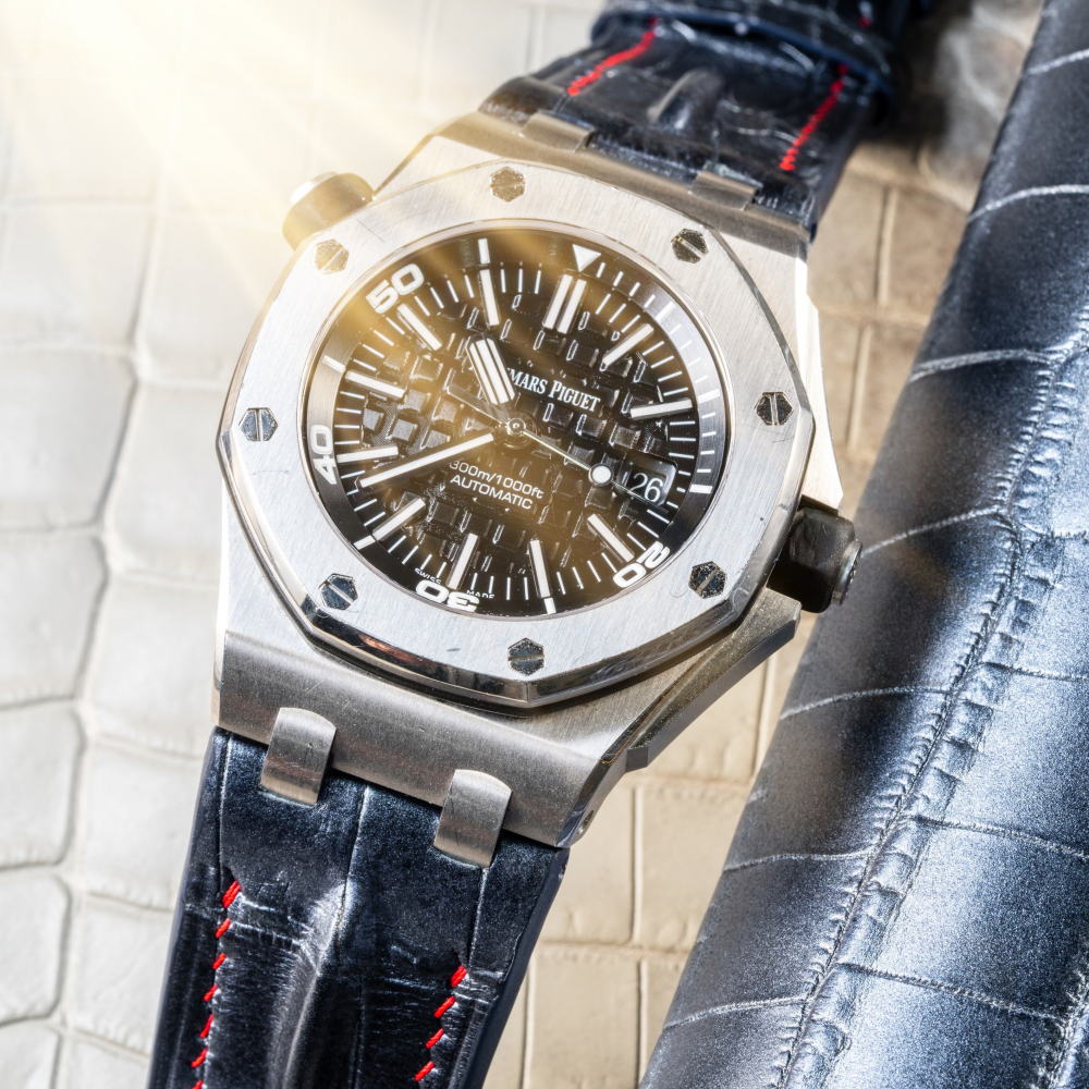 metallic-black-alligator-leather-strap-for-ap-royal-oak-shore-42mm.png