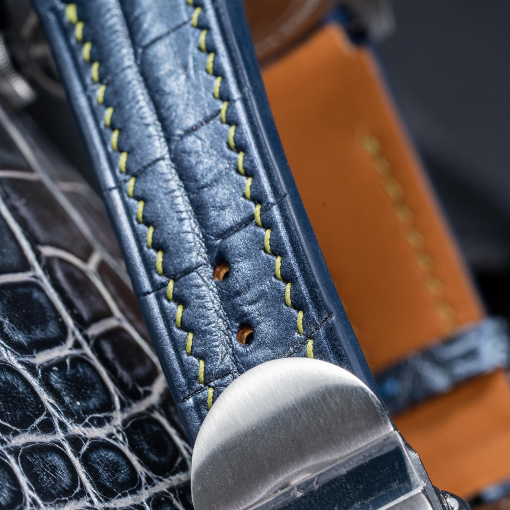 metallic-black-alligator-leather-strap-for-tudor-black-bay-detail.png