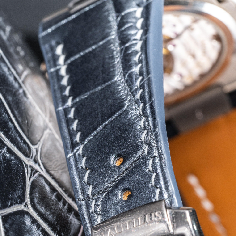 metallic-black-alligator-leather-watch-strap-for-Patek-Philippe-Nautilus-5712g-stitching.png