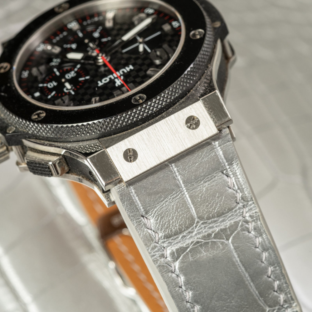 metallic-silver-alligator-leather-strap-for-Hublot-big-bang-oringinal-steel-ceramic-detail.png