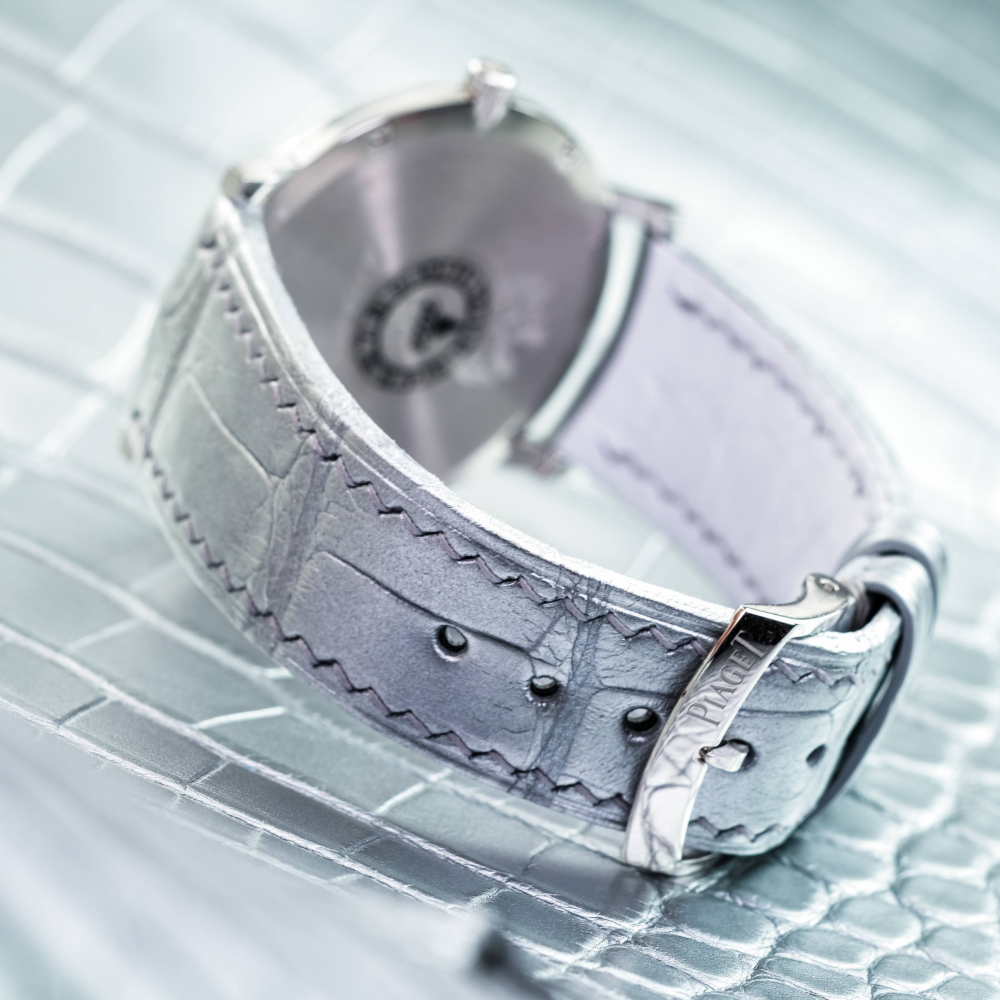 metallic-silver-alligator-leather-strap-for-piaget-altiplano-detail.png