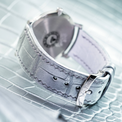 metallic-silver-alligator-leather-strap-for-piaget-altiplano-detail.png