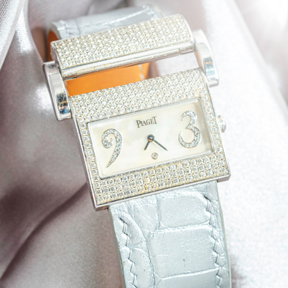 metallic-silver-alligator-leather-strap-for-piaget-miss-protocole.png