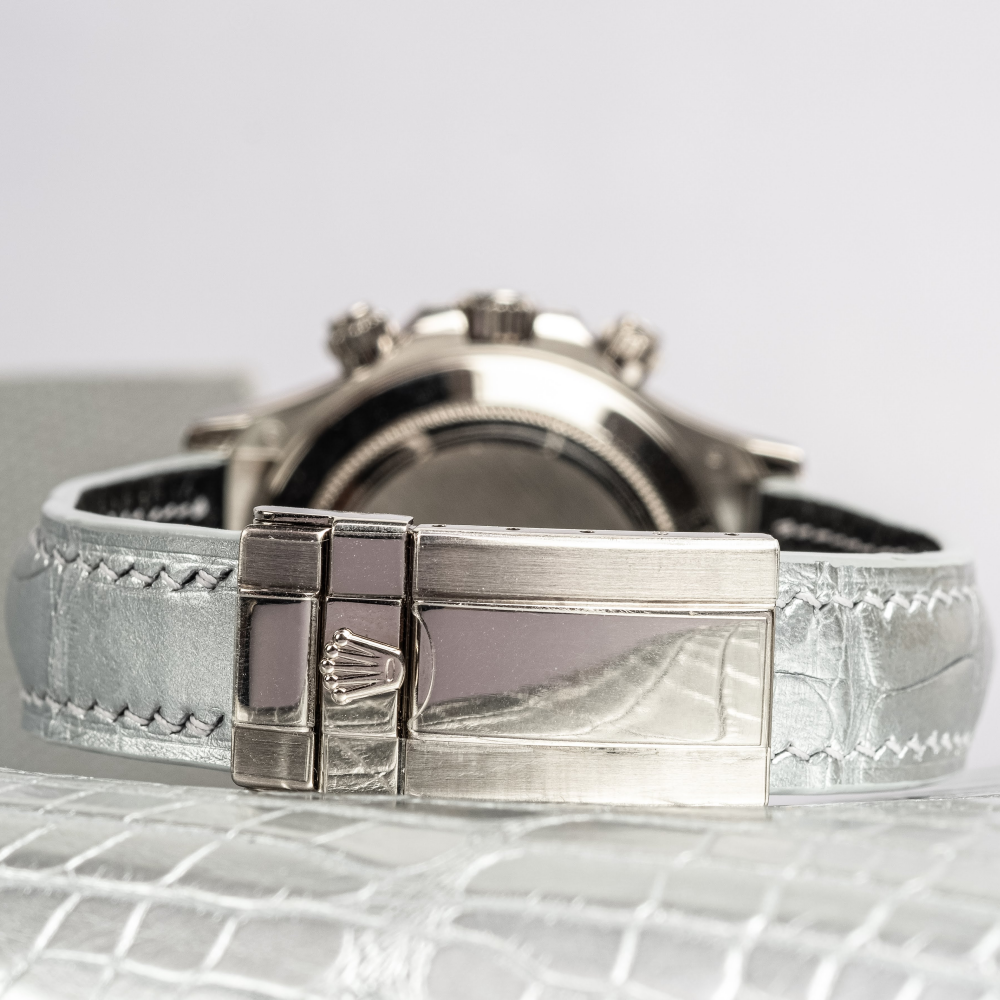 metallic-silver-alligator-strap-for-rolex-daytona-oysterflex-backside.png