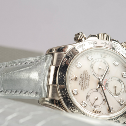 metallic-silver-alligator-strap-for-rolex-daytona-oysterflex-lug.png