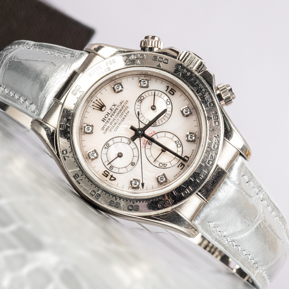 metallic-silver-alligator-strap-for-rolex-daytona-oysterflex.png