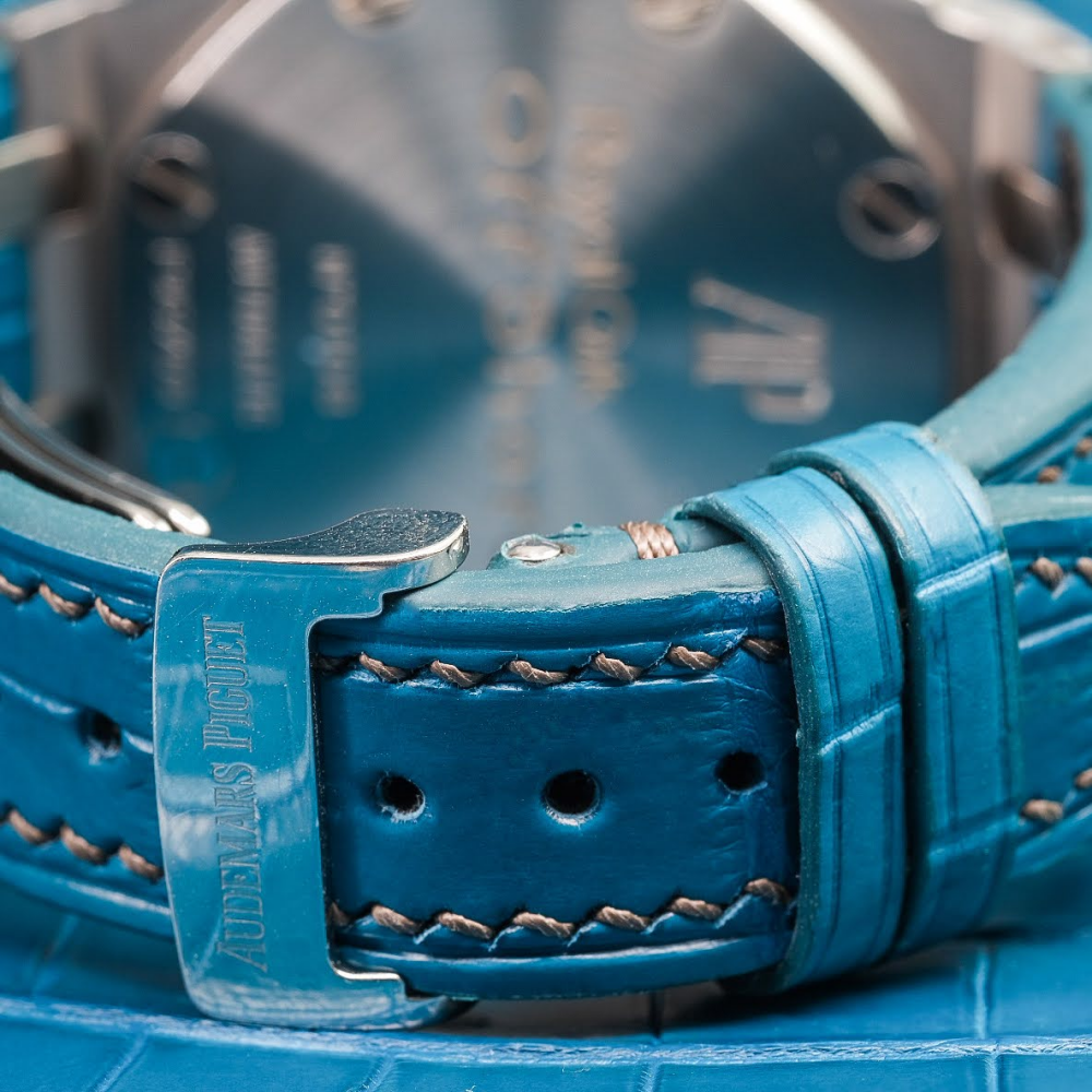 miami-blue-alligator-leather-strap-for-ap-royal-oak-shore-42mm-detail.png