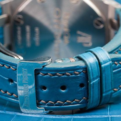 miami-blue-alligator-leather-strap-for-ap-royal-oak-shore-42mm-detail.png