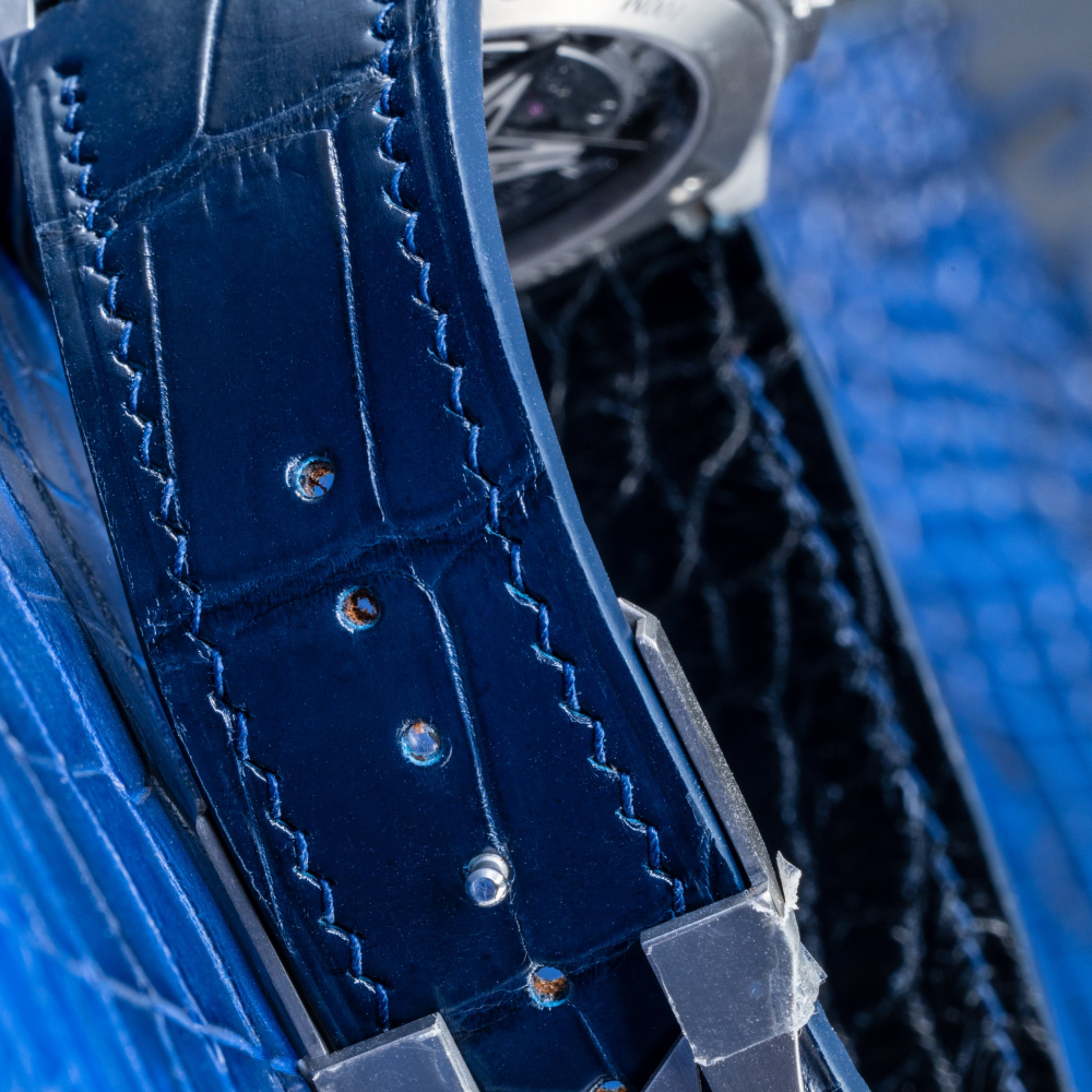 navy-blue-alligaor-leather-strap-for-zenith-el-primero-defy-detail.png