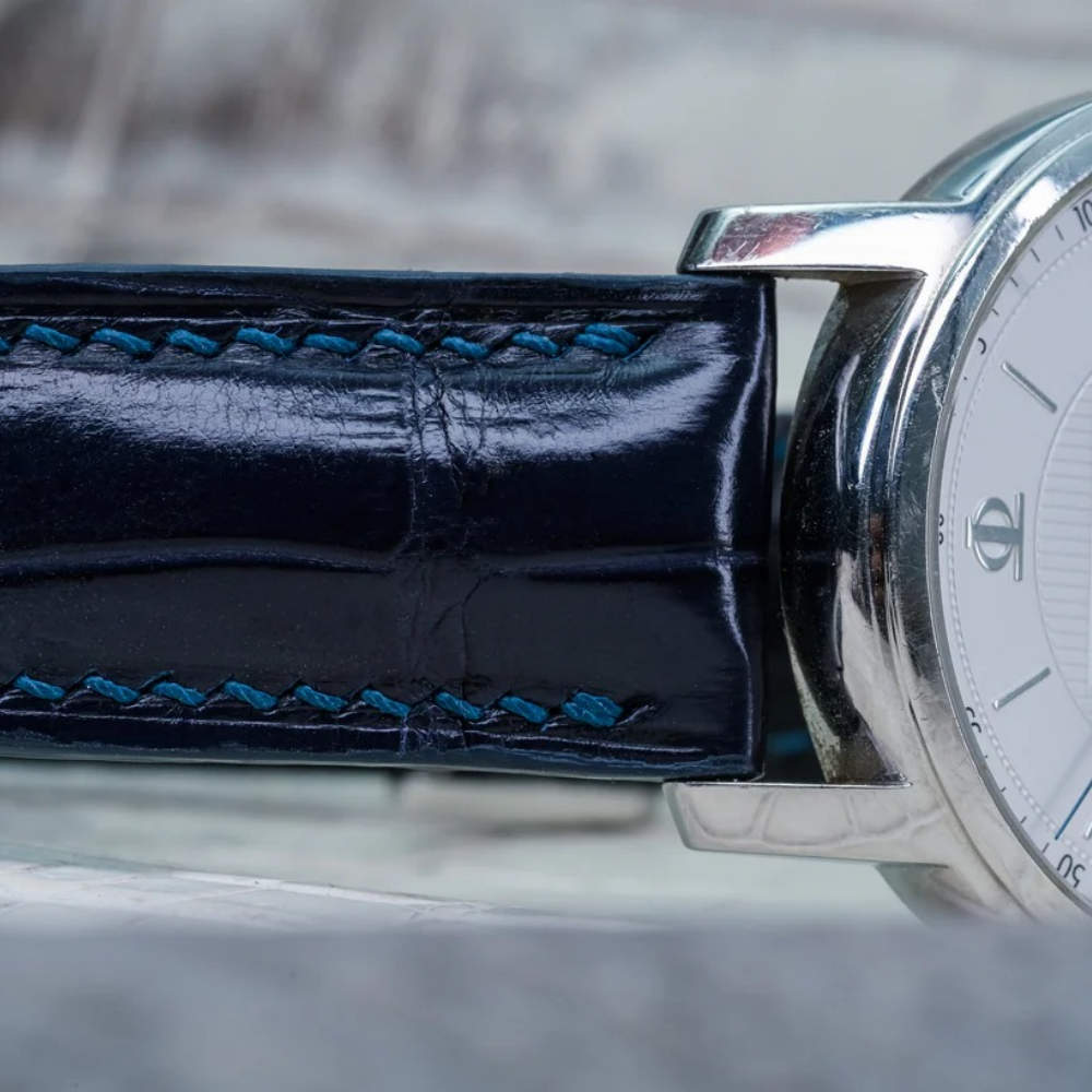 navy-blue-alligator-leather-strap-for-baume-mercie-classima-detail.png