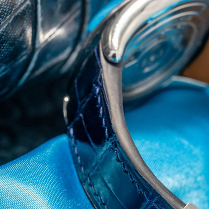 navy-blue-alligator-leather-strap-for-corum-bubble-detail.png