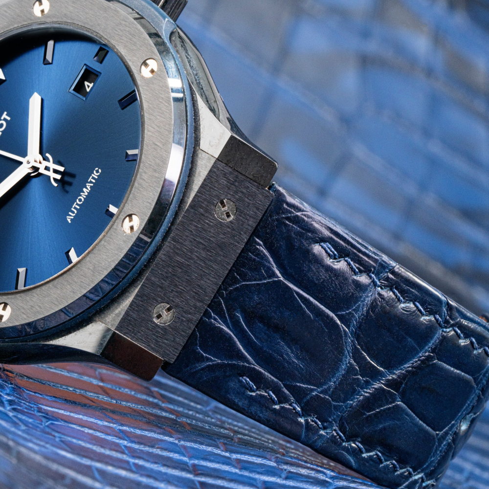 navy-blue-alligator-leather-watch-strap-for-Hublot-classic-fusion-detail.png