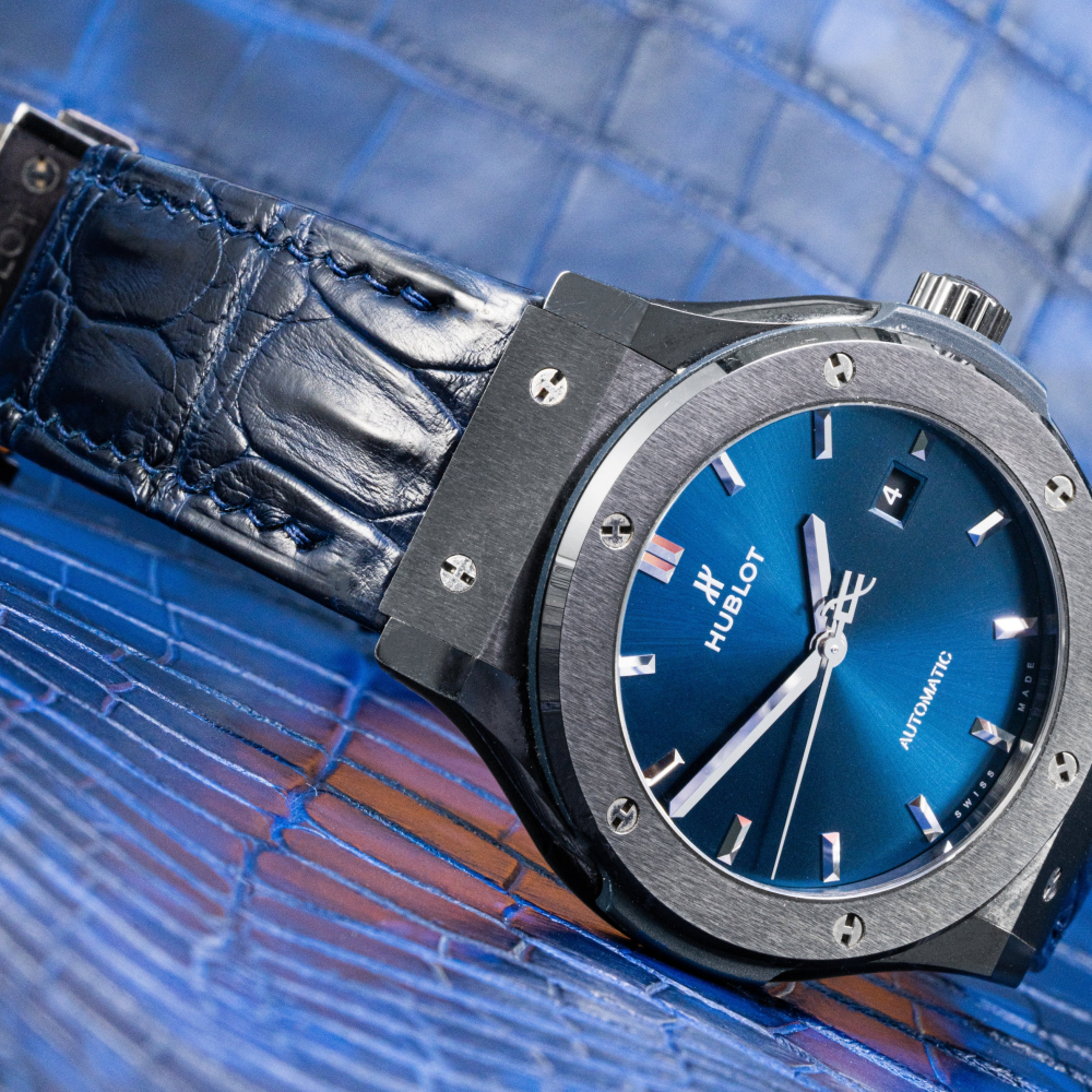 navy-blue-alligator-leather-watch-strap-for-Hublot-classic-fusion-on-watch.png