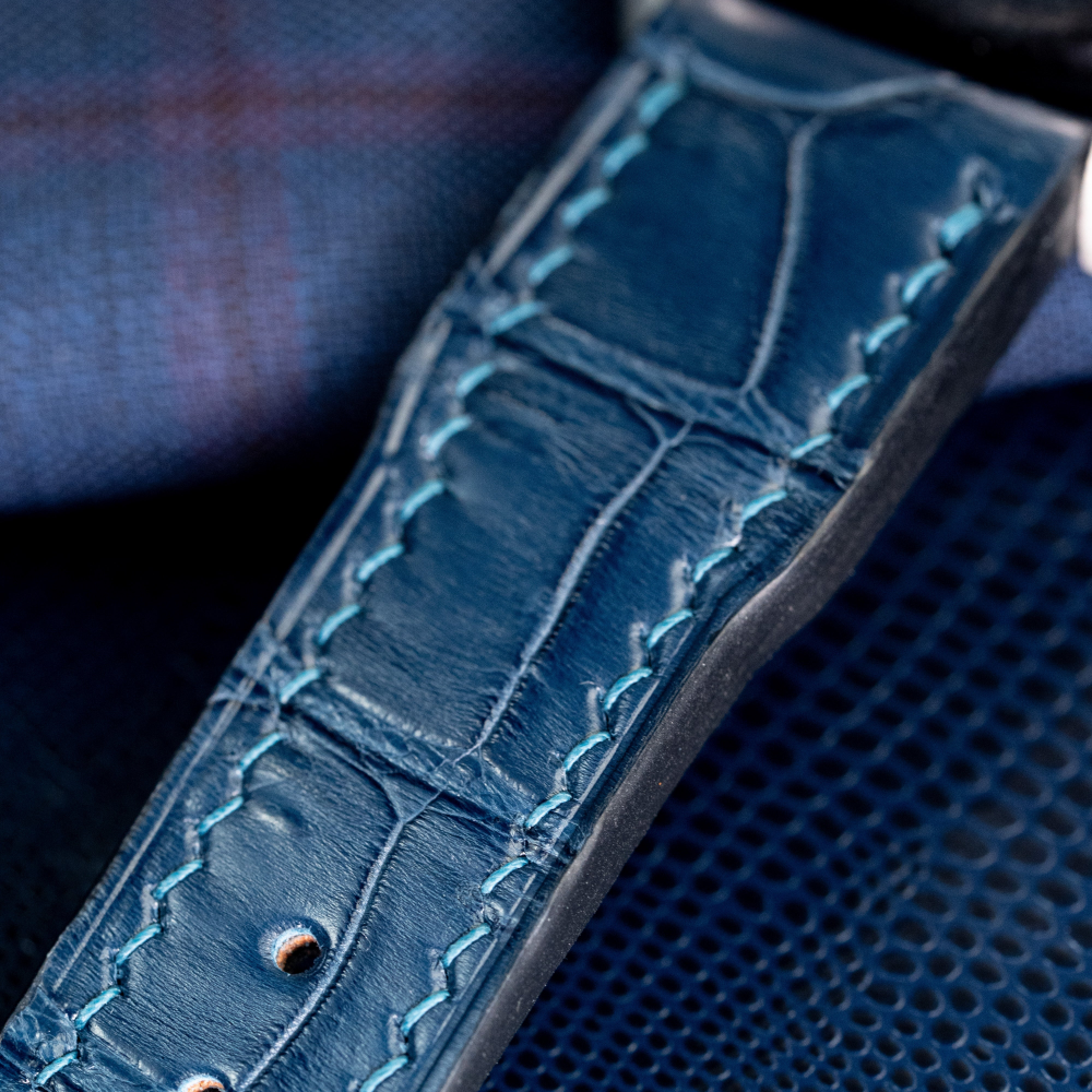 navy-blue-alligator-leather-watch-strap-for-IWC-pilot-detail.png