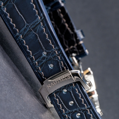navy-blue-alligator-leather-watch-strap-for-Patek-Philippe-Nautilus-5726a-stitching.png