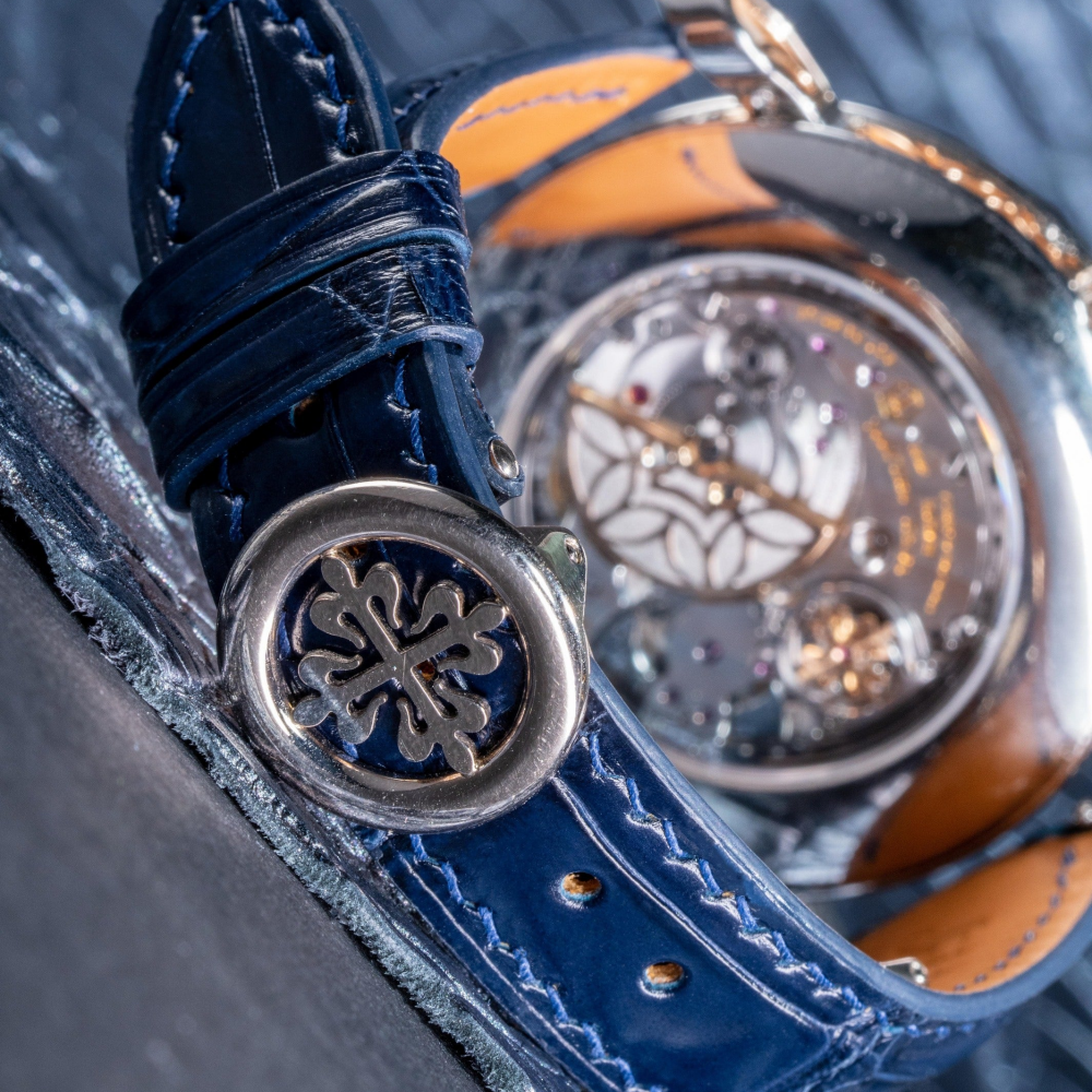 navy-blue-alligator-strap-for-patek-philippe-grand-complications-perpetual-calendar-5104-backside.png