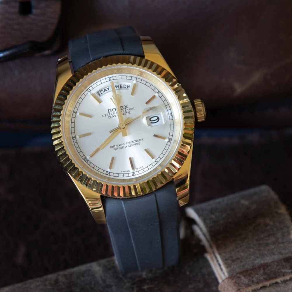 navy-blue-deployant-rubber-strap-for-rolex-day-date-40-on-watch_a6448fb5-71c8-4ace-b03f-d1eb0b07f075.png