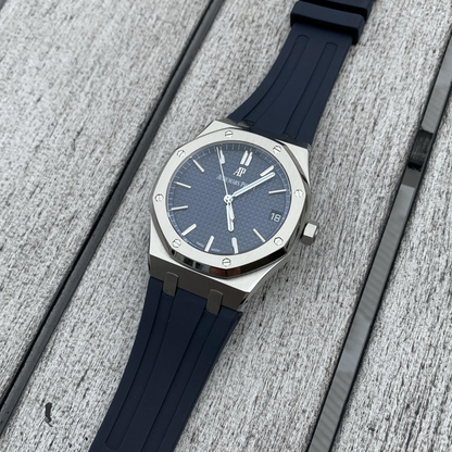 navy-blue-rubber-strap-for-all-ap-royal-oak-41mm-on-watch.png