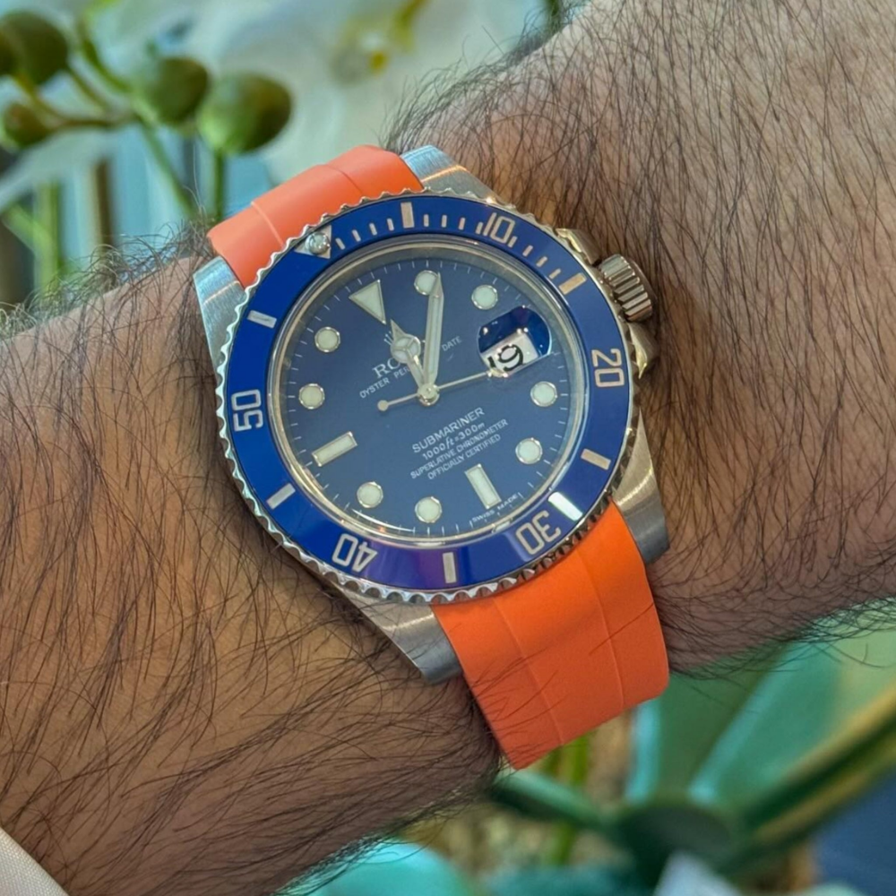 orange-deployant-rubber-strap-for-rolex-submariner-onhand.png