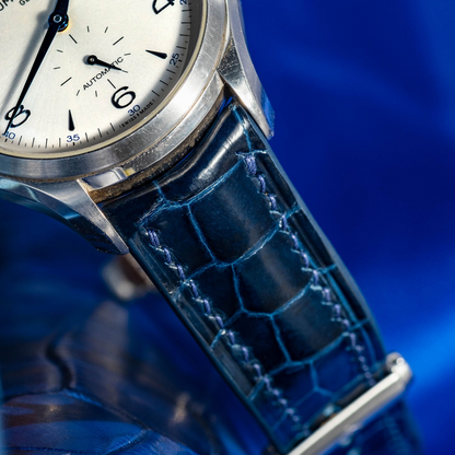 peacock-blue-alligator-leather-strap-for-baume-mercier-clifton-detail.png