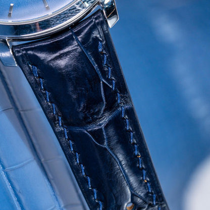 peacock-blue-alligator-leather-strap-for-girard-perregaux-1966-detail.png