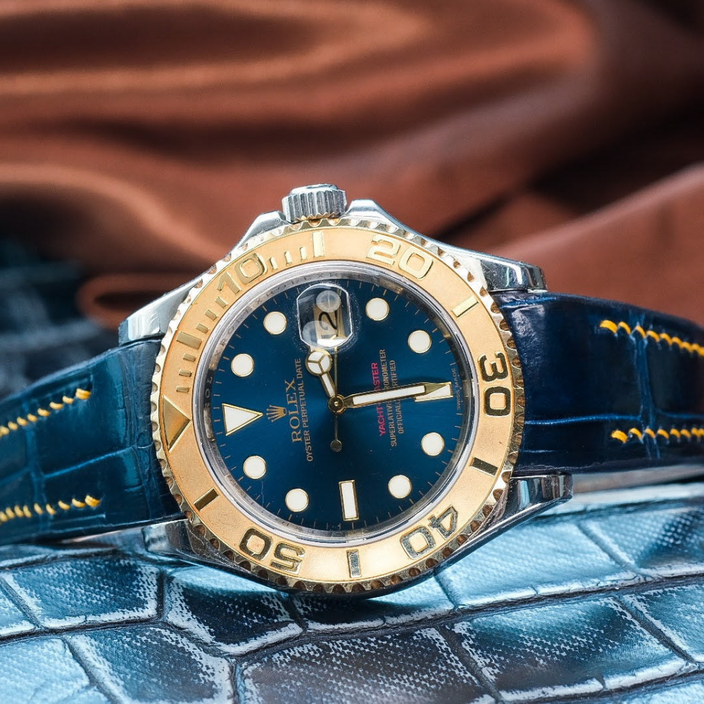 peacock-blue-alligator-leather-strap-for-rolex-yacht-master-on-watch.png