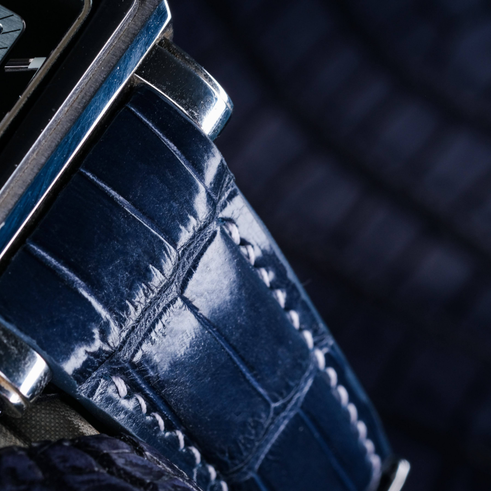 peacock-blue-alligator-leather-strap-for-ulysse-nardin-quadrato-detail.png