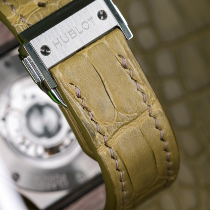 pear-green-alligator-leather-strap-for-hublot-classic-fusion-aerofusion-buckle.png