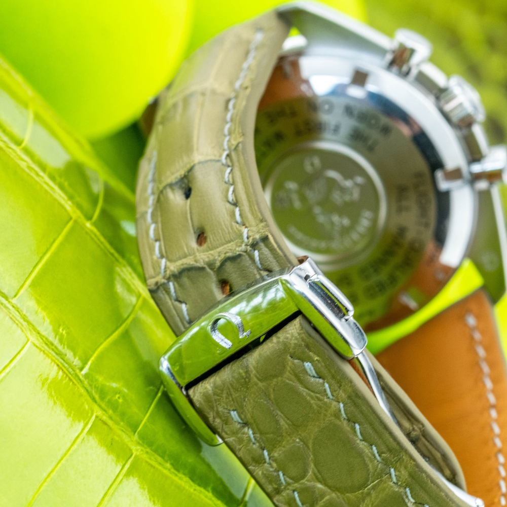 pear-green-alligator-leather-strap-for-omega-speedmaster-backside.png