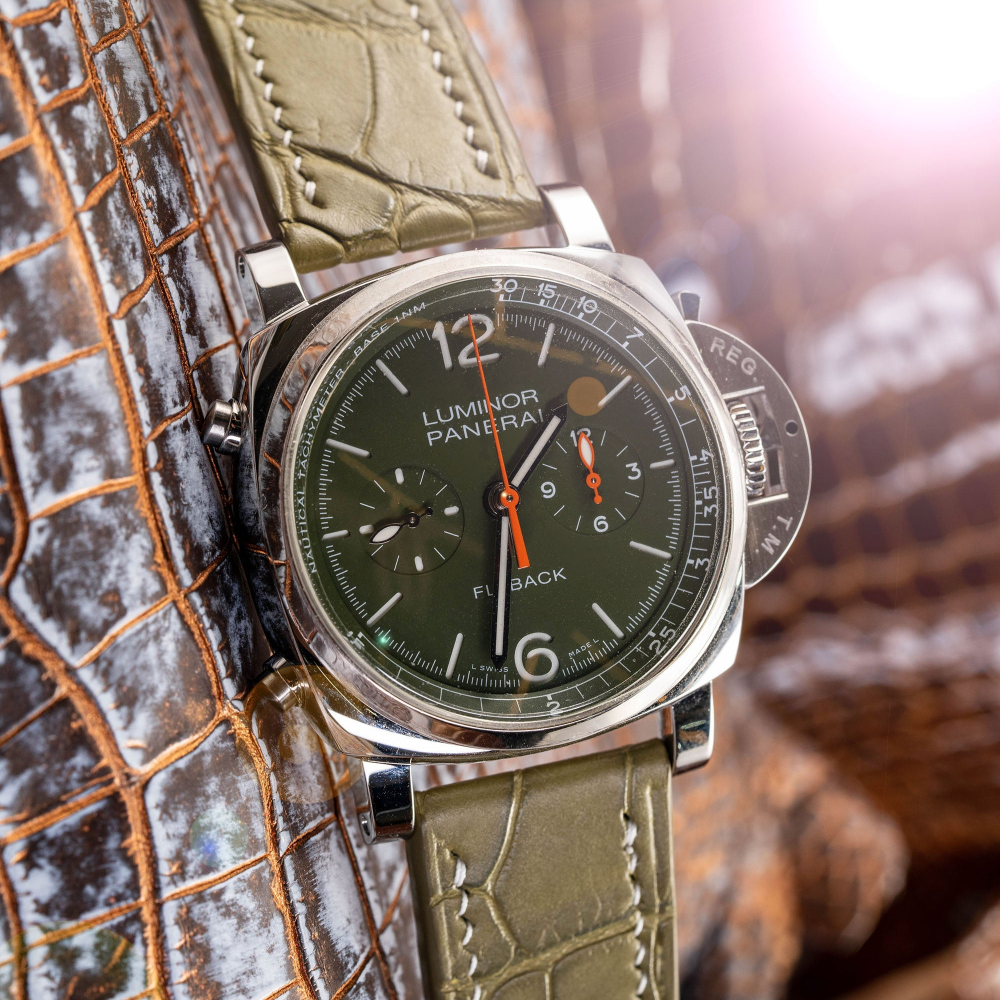 pear-green-alligator-leather-watch-strap-for-Panerai-Luminor-flyback.png