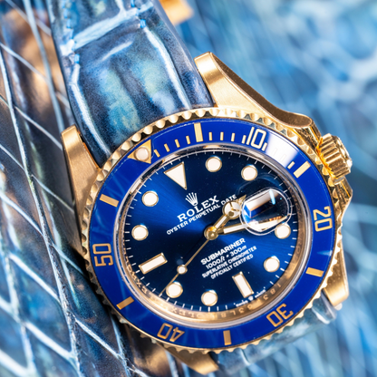 pearl-blue-alligator-leather-strap-for-rolex-submariner-41mm-detail.png