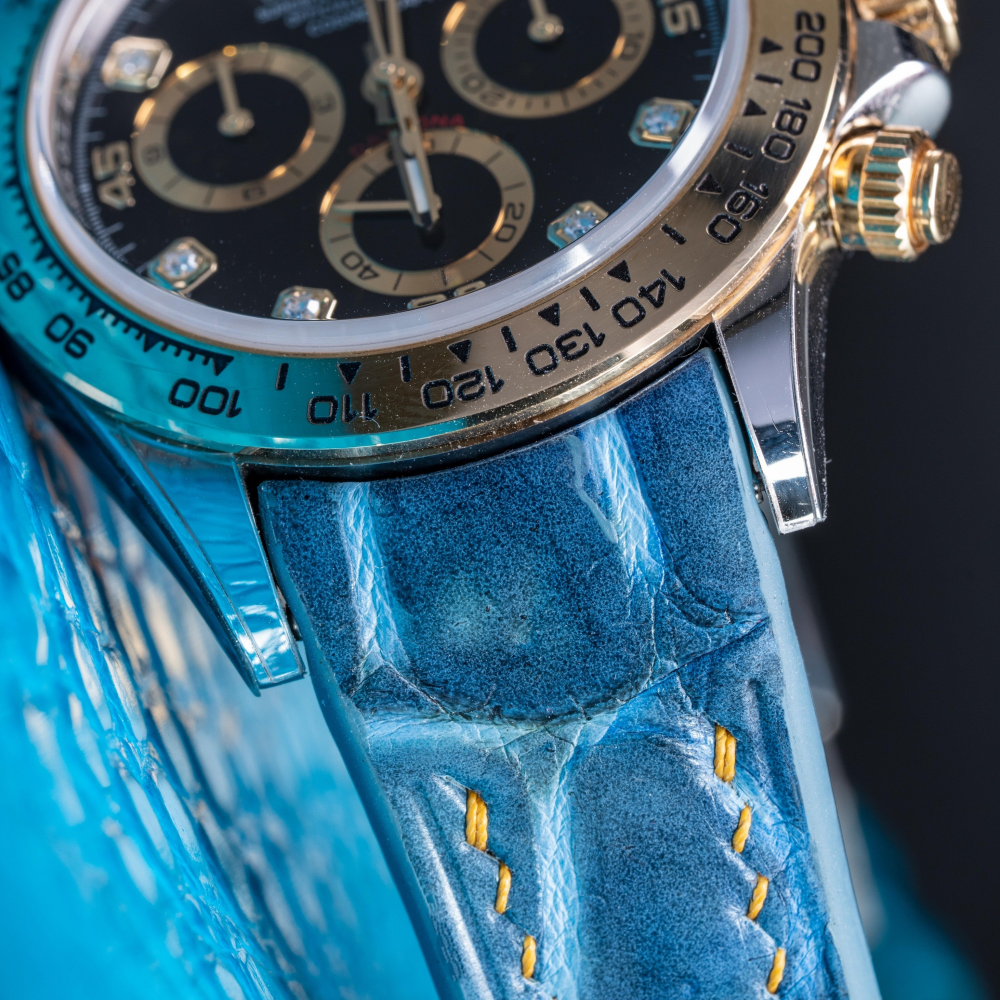 pearl-blue-alligator-strap-for-rolex-daytona-detail.png