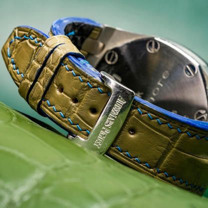 pearl-green-alligator-leather-strap-for-ap-royal-oak-shore-42mm-backside.png