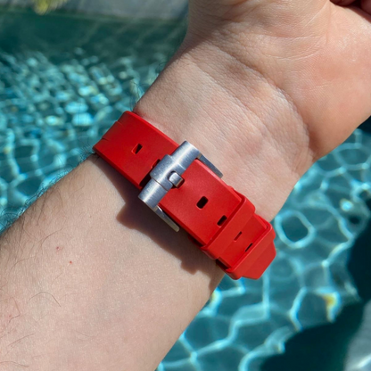 red-FKM-rubber-strap-for-rolex-daytona-side-onwatch.png