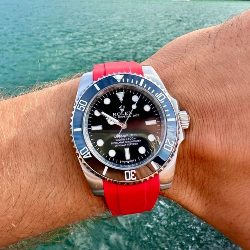 red-deployant-rubber-strap-for-rolex-submariner-onhand.png