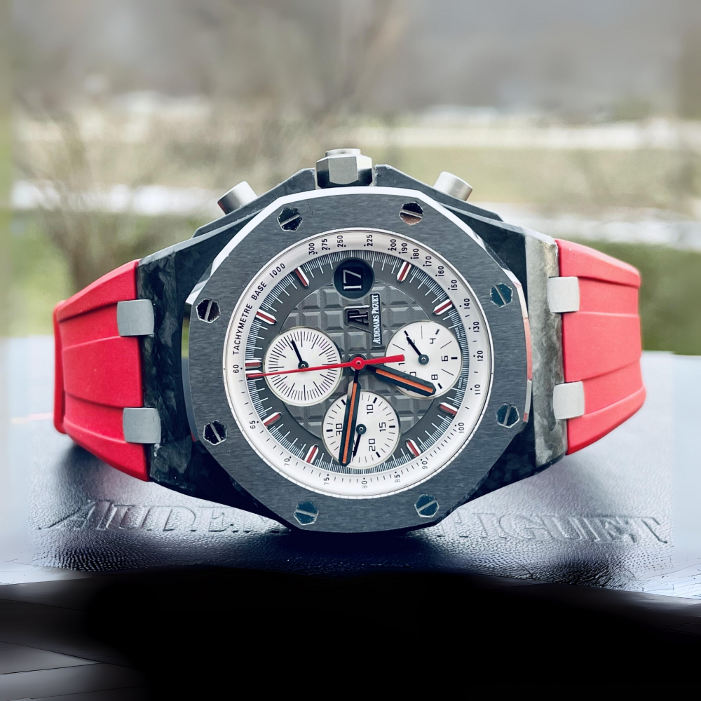 red-rubber-strap-for-all-ap-offshore-44mm-on-watch.png