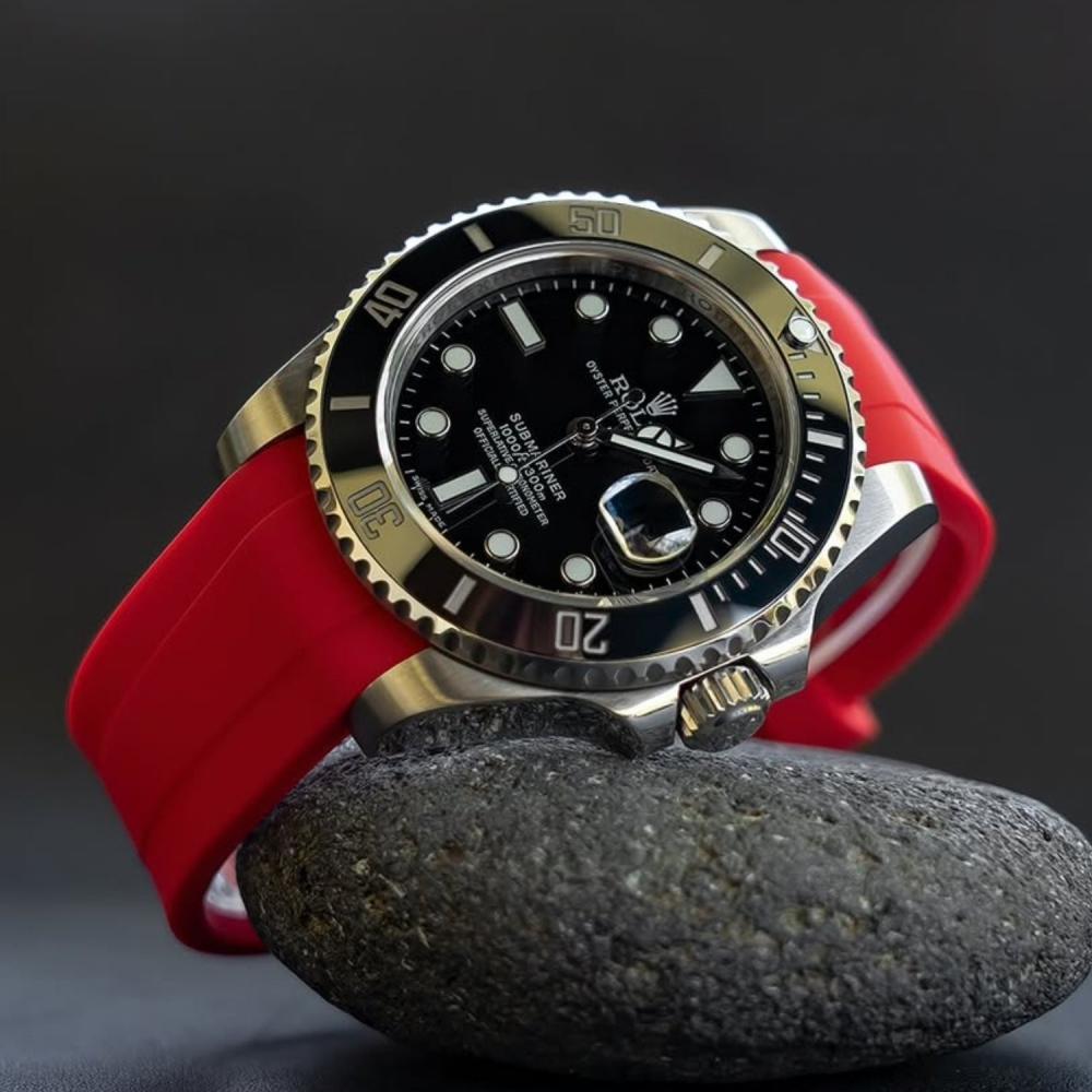 red-rubber-strap-for-rolex-submariner-onwatch.png