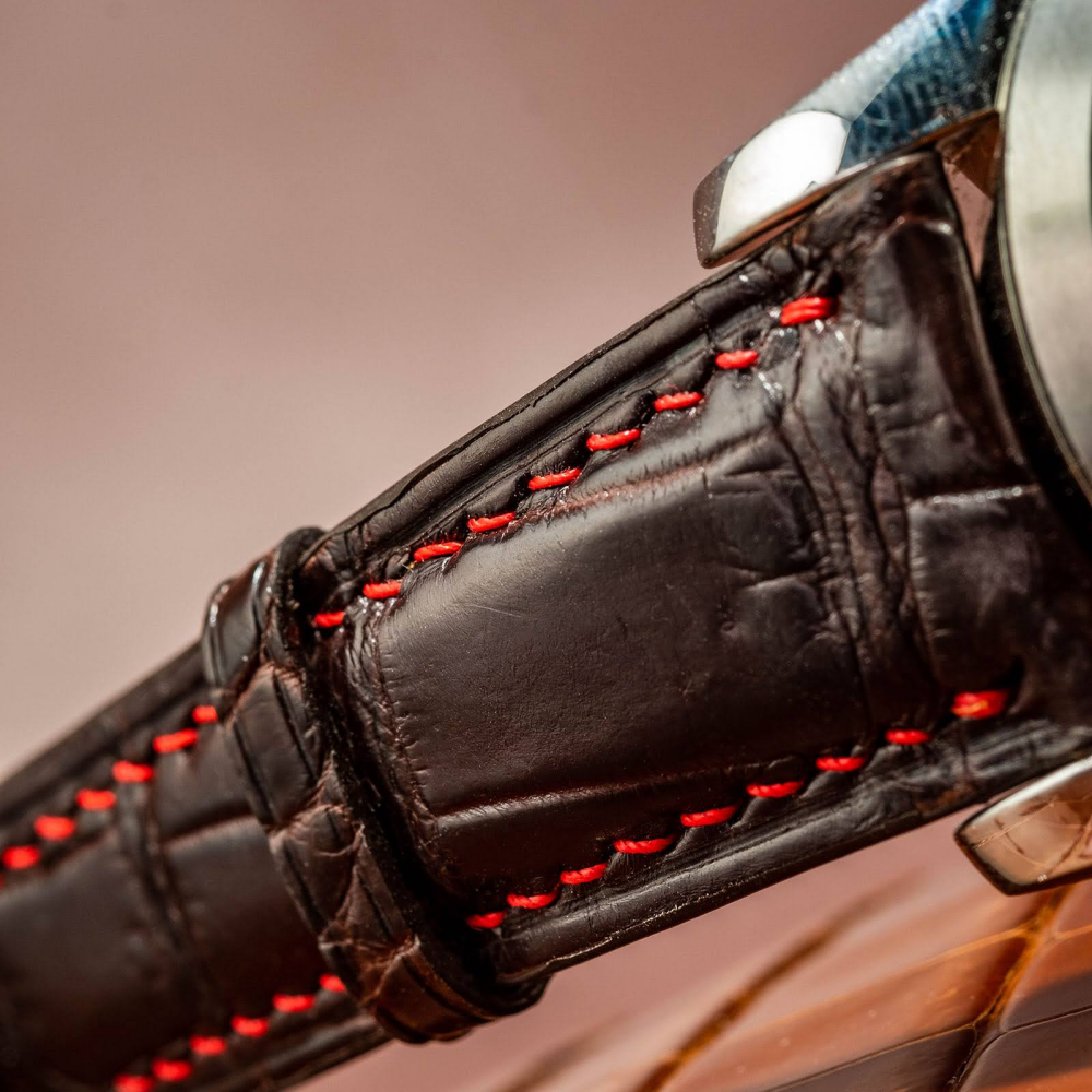 reddish-brown-alligator-leather-strap-for-girard-perregaux-detail.png