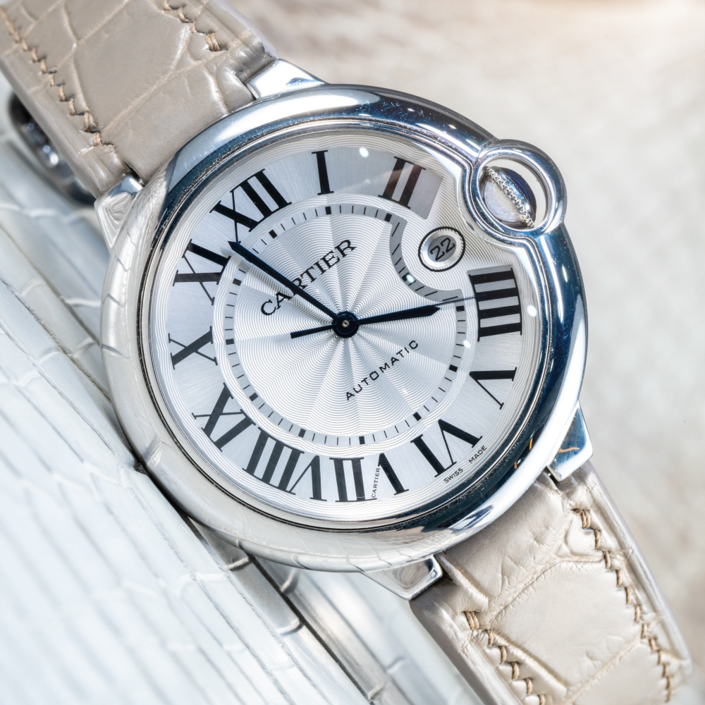 rhino-grey-deployant-alligator-leather-watch-strap-for-cartier-ballon-bleu-on-watch.png