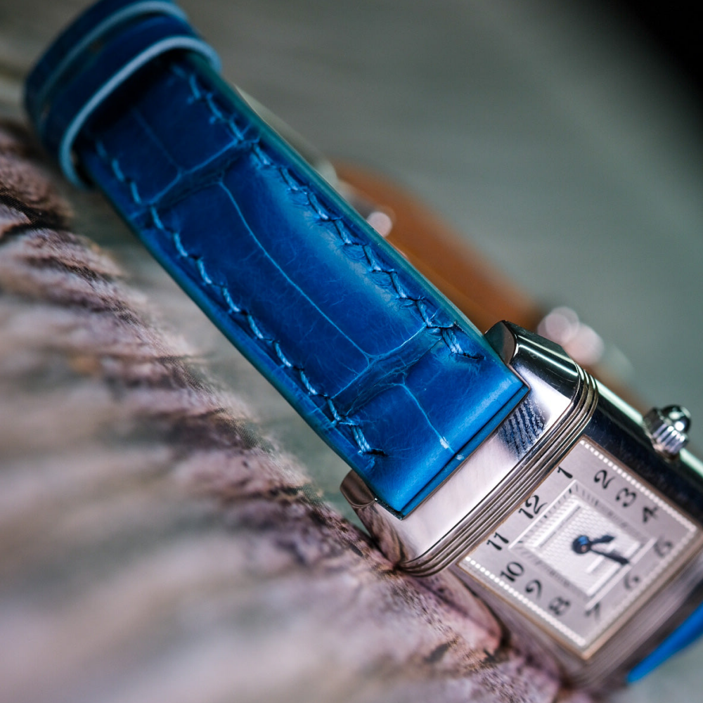 royal-blue-alligator-leather-strap-for-Jaeger-lecoultre-joaillerie-duetto-detail.png