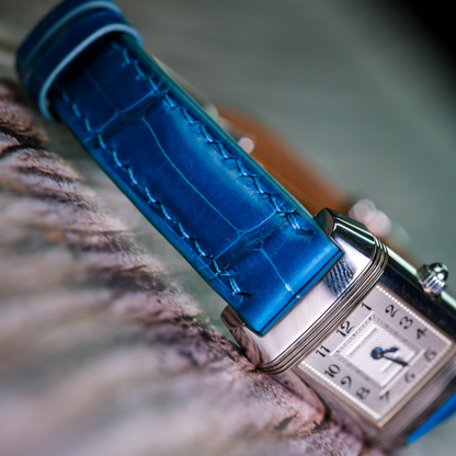 royal-blue-alligator-leather-strap-for-Jaeger-lecoultre-joaillerie-duetto-detail.png