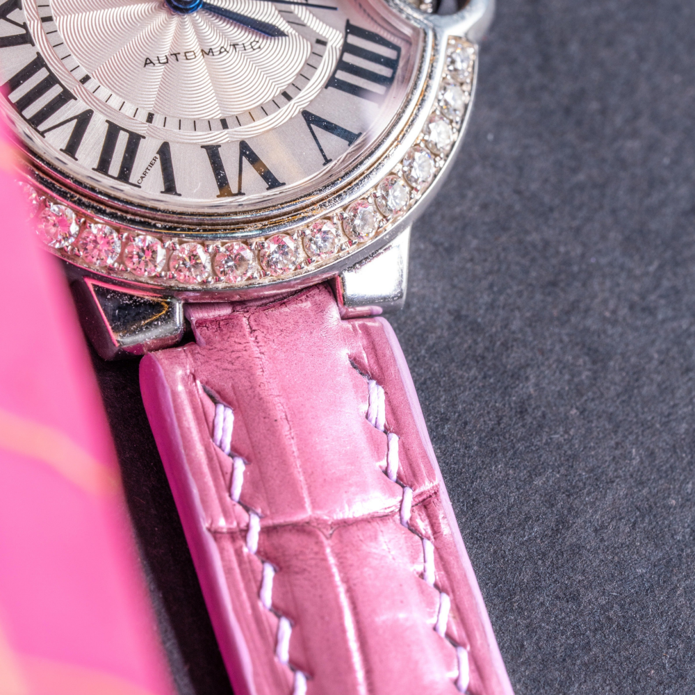 sakura-pink-deployant-alligator-leather-watch-strap-for-cartier-ballon-bleu-detail.png