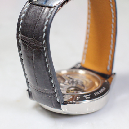 silver-alligator-leather-strap-jaeger-lecoultre-master-control-hometime-lining.png