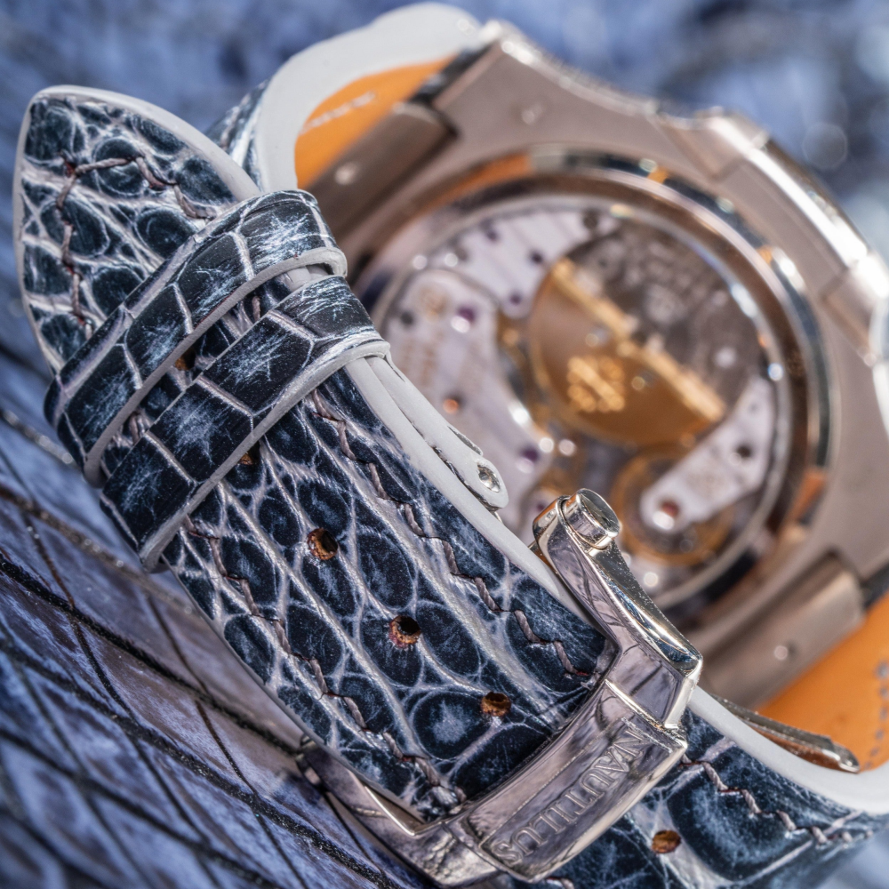 silver-black-alligator-leather-watch-strap-for-Patek-Philippe-Nautilus-5712g-backside.png