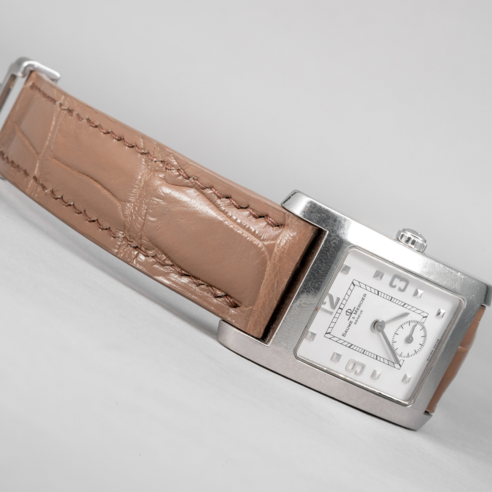 taupe-alligator-leather-strap-for-baume-mercier-hampton-mv045063-detail.png