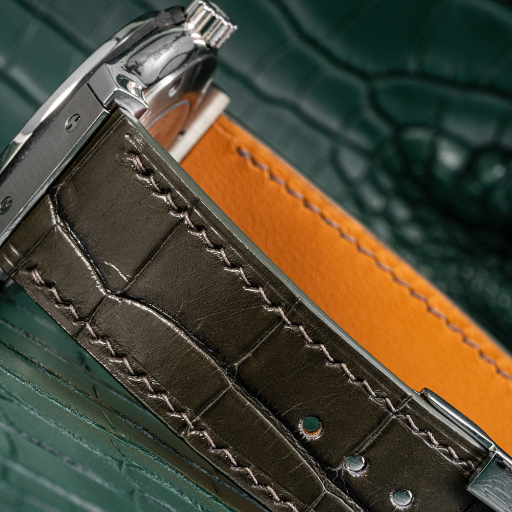 taupe-alligator-leather-strap-for-hublot-classic-fusion-detail.png