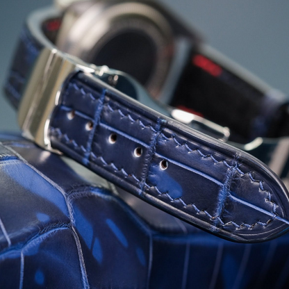 tie-dye-blue-alligator-leather-strap-for-tudor-black-bay-gmt-detail.png
