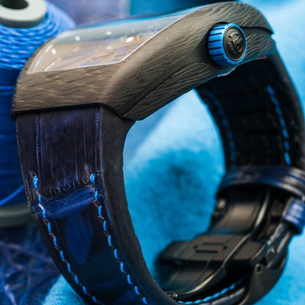 tie-dye-blue-alligator-leather-watch-strap-for-frank-muller-vanguard-detail.png